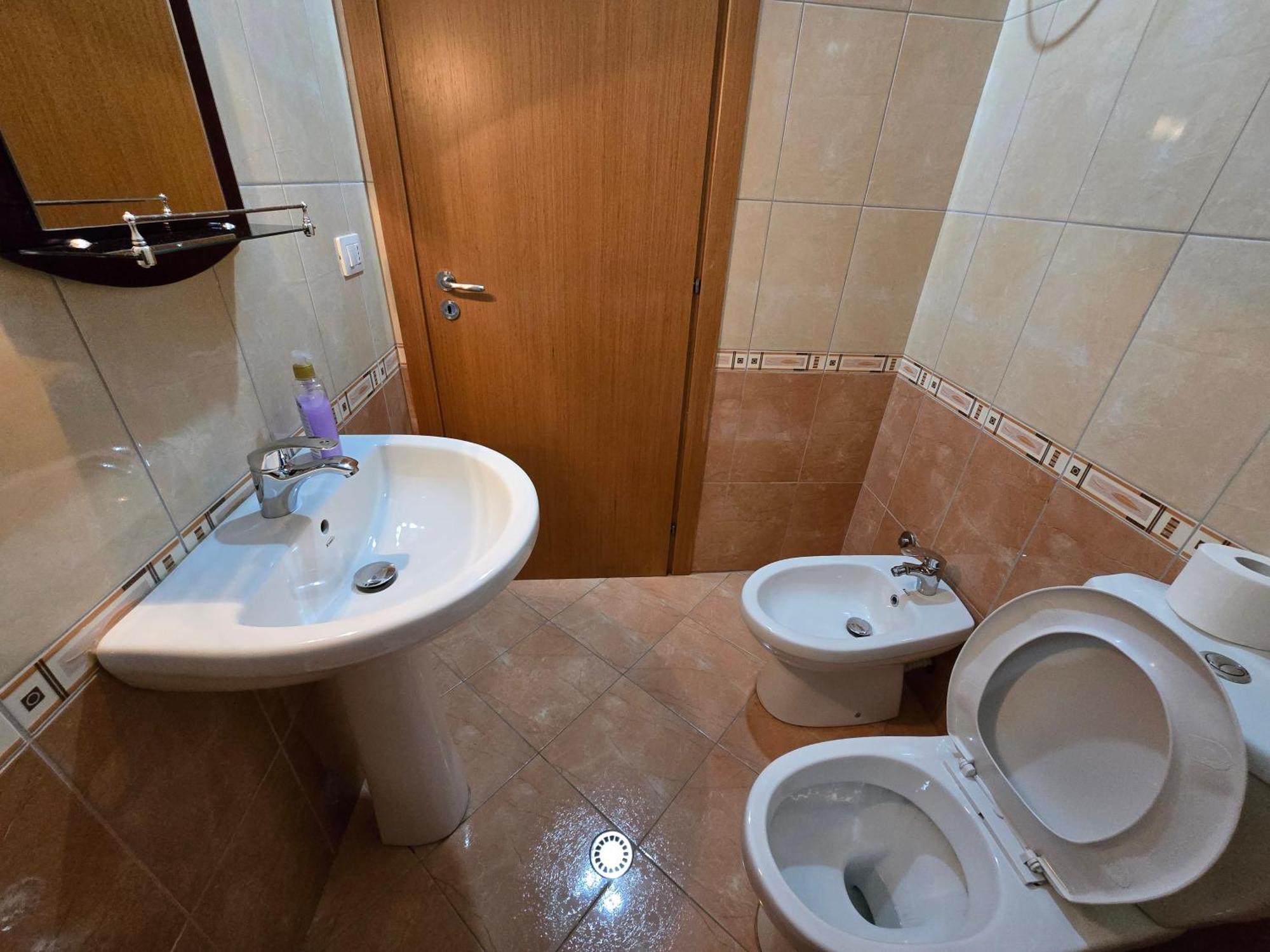 Modern , Quiet , Family Friendly & Fully Furnished Apartment Vlorë Exterior foto